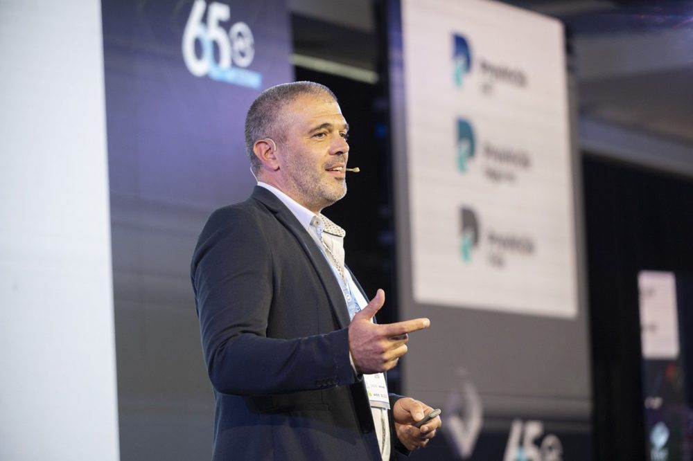 Dani Elhelou en el Foro Nacional de Seguros