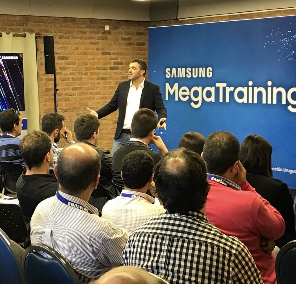 Dani Elhelou en un Samsung MegaTraining