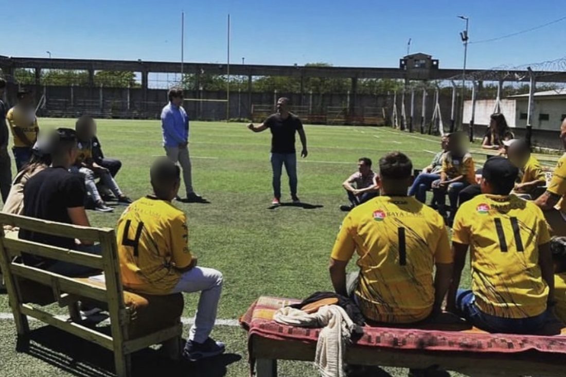 Charla con el equipo de rugby Espartanos en la cancha