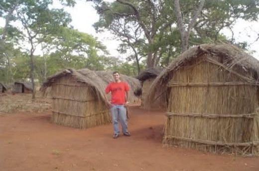 Recorrida por una aldea en Malawi